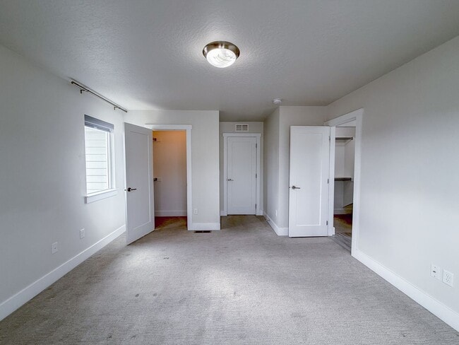 Photo - 3 Bed 3 Bath - Townhouse