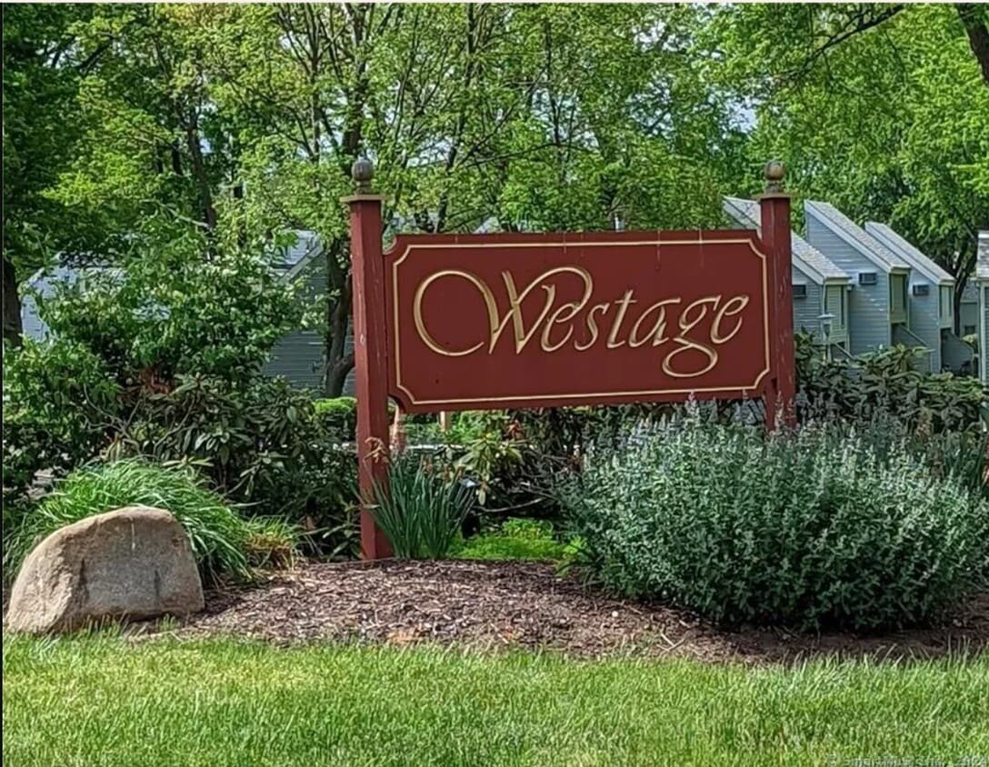 Photo - 25 Amato Dr (South Windsor, CT)