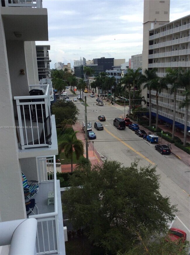 Photo - 1345 Lincoln Rd Unidad 704