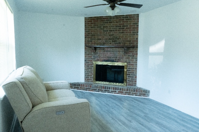 Photo - 4040 Knollbrook Dr NW