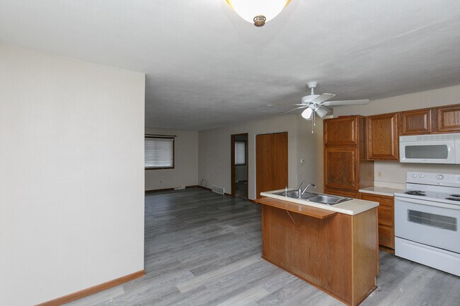 Photo - 3430 Holiday Ct