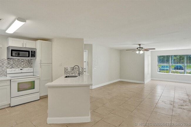 Building Photo - 12650 Vista Isles Dr Unit 918