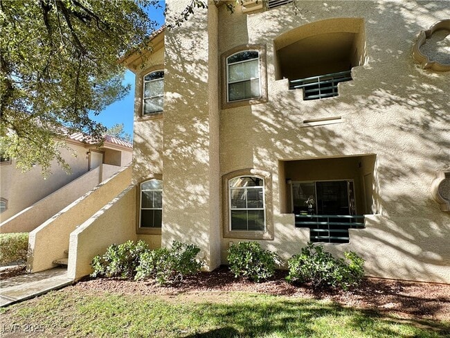 Photo - 5415 W Harmon Ave Unidad 1042