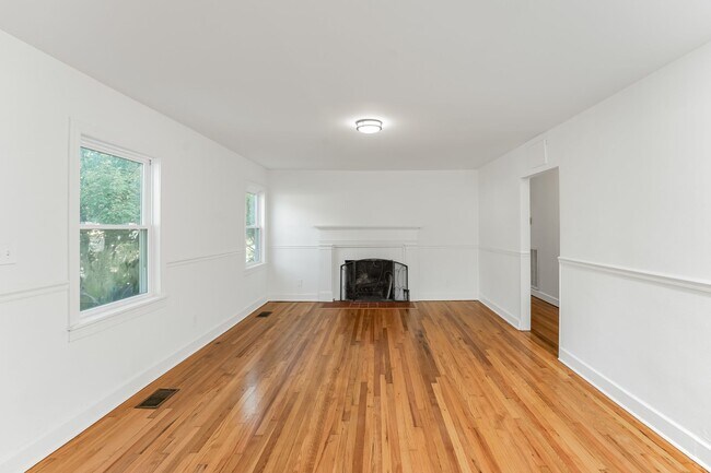 Photo - 806 S Moore Rd