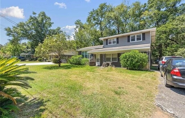 Photo - 664 Momote Dr W