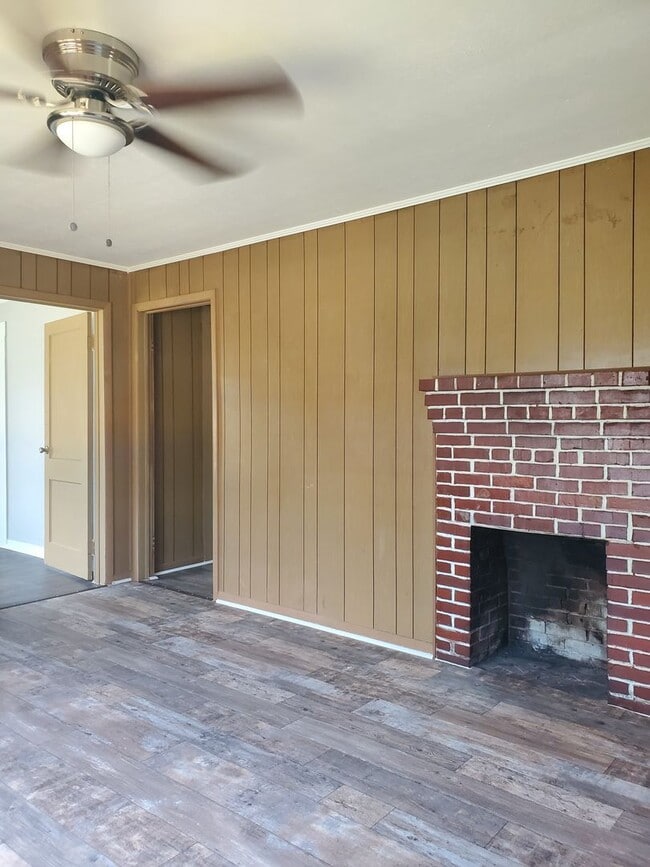 Photo - 310 Savannah Ave