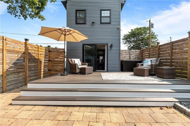 Photo - 230 Cedar Ave