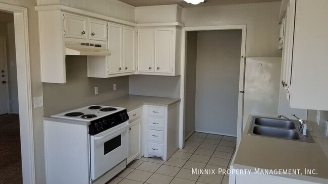Photo - 9612 Elmwood Ave