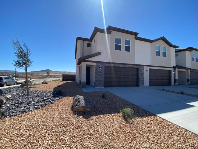 Building Photo - BRAND NEW 4 BEDROOM TOWNHOME!