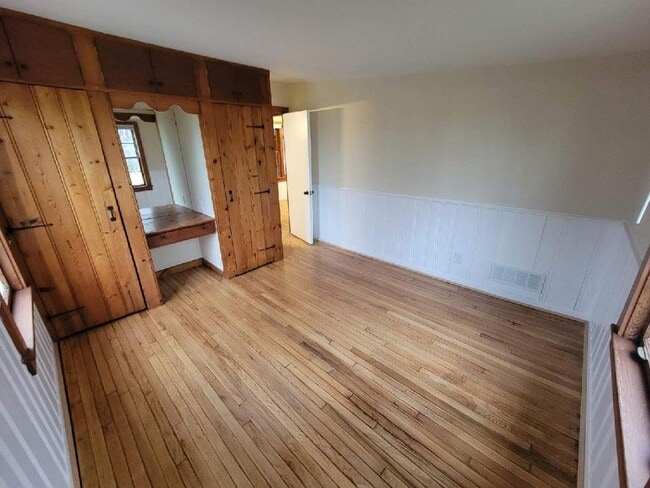 Photo - 805 Wallace Ave Unit East