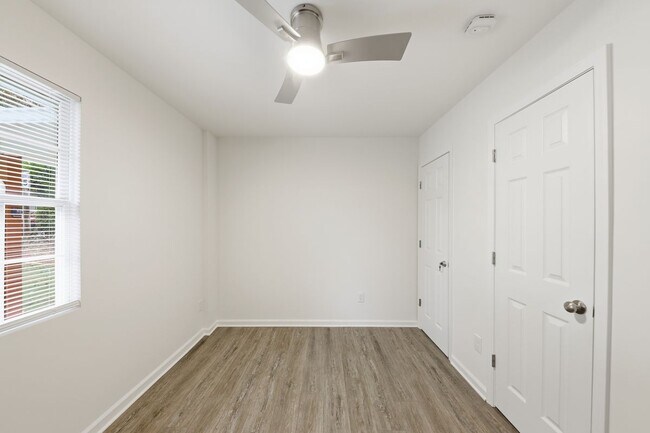 Photo - 375 Lincoln St SW