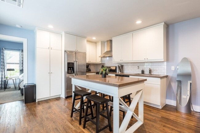 Photo - 1919 Lombardy St