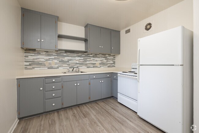 2BR,2BA - 854SF - Kitchen - Park Place