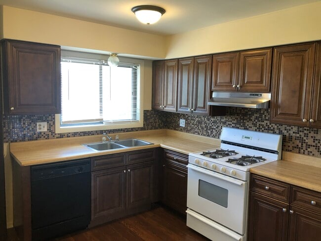 Photo - 10417 Dearlove Rd Unit 1A