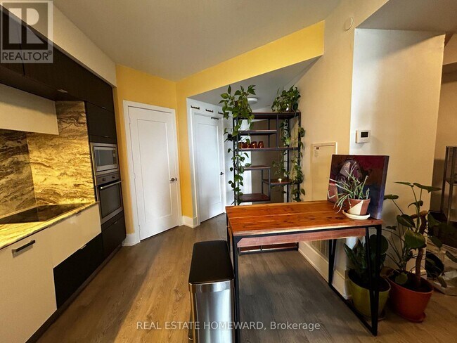 Photo - 1 Edgewater Dr Unit 413