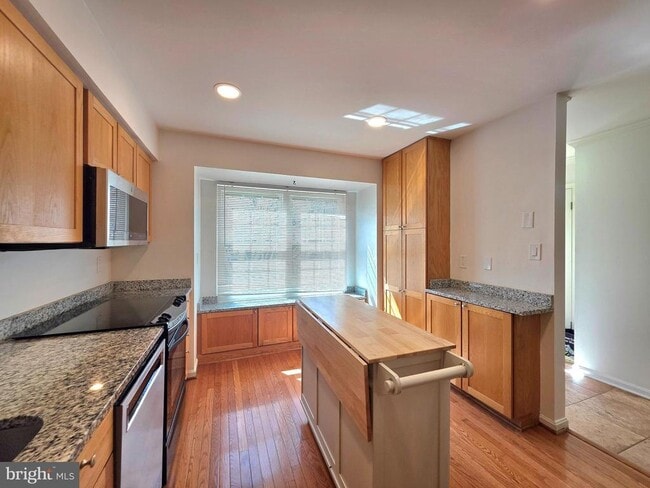 Photo - 5939 Heatherwood Ct