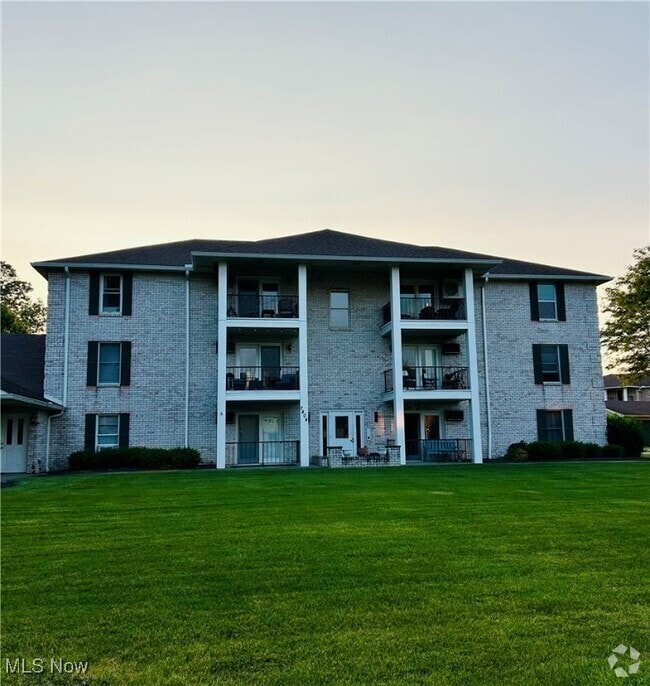 Building Photo - 7404 Eisenhower Dr Unit 1 Rental