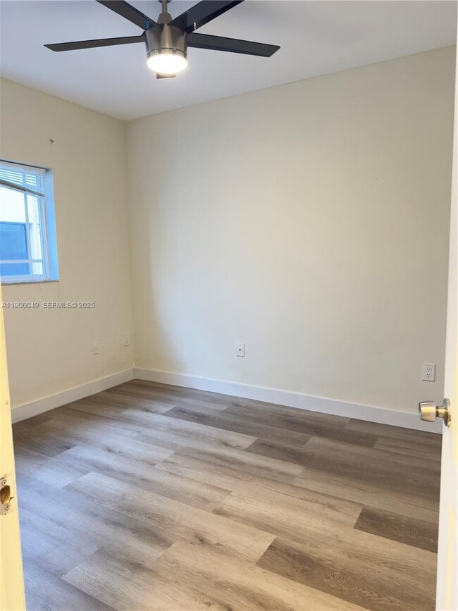 Photo - 1930 SW 2nd St Unidad 3