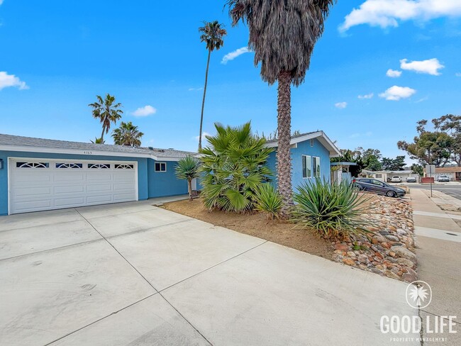 Building Photo - Charming 3B/2BA Home with Attached Garage, Large Yard and Modern Comforts in Quiet Baseball Field... Unit 4765