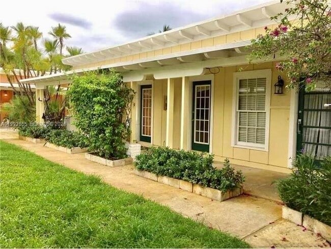 Building Photo - 809 NE 17th Ave Unit 1