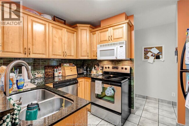 Photo - 540 Ouellette Ave Unit 7B