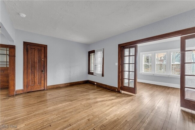 Photo - 11913 Buckingham Ave Unidad 1/DN