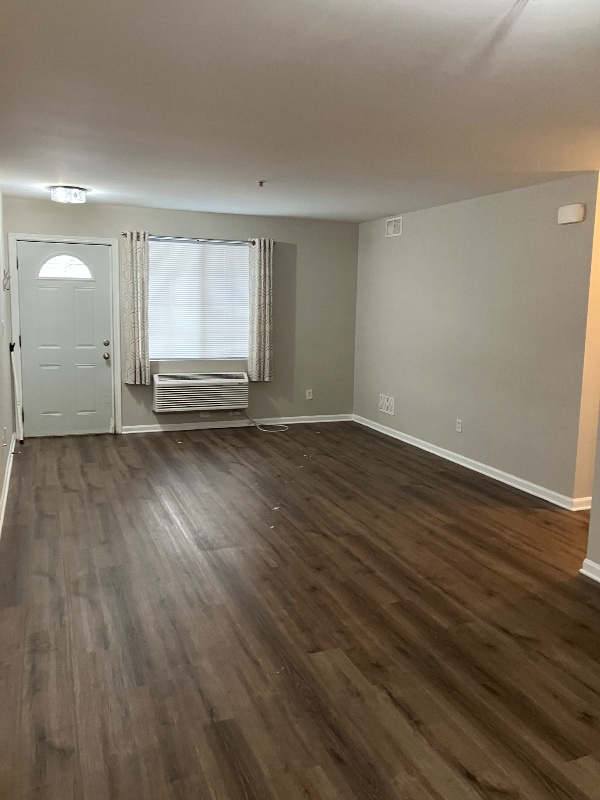 Photo - 152 Bertram Dr Unidad G