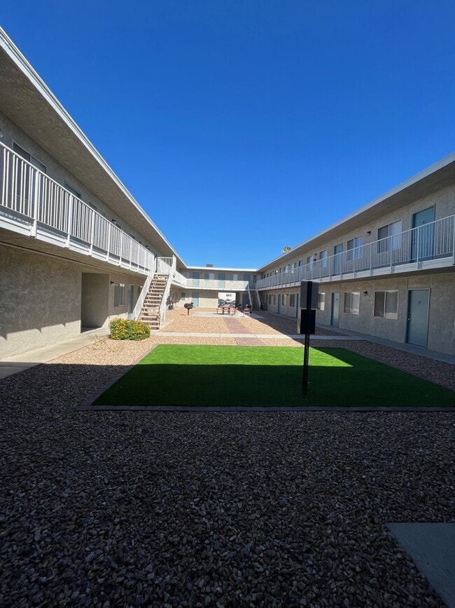 Chandll Apartments