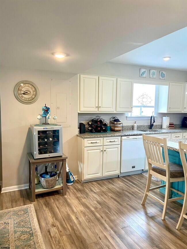 Photo - 9103 Amherst Ave Unit 1st-Winter