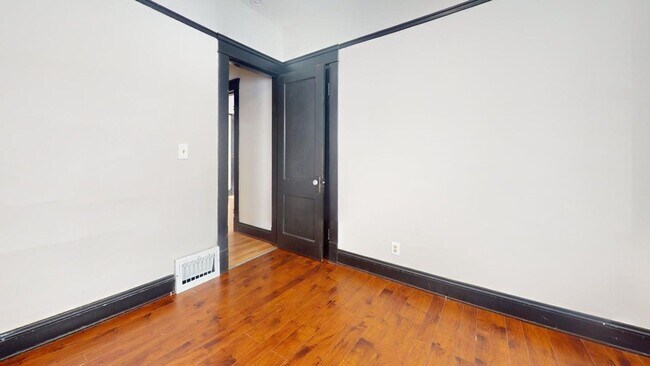 Photo - 6714 Ottawa Rd Unit 1