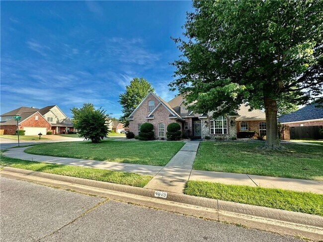 Photo - Prime Location 4 Bedroom 3 1/2 bath 2 garages!
