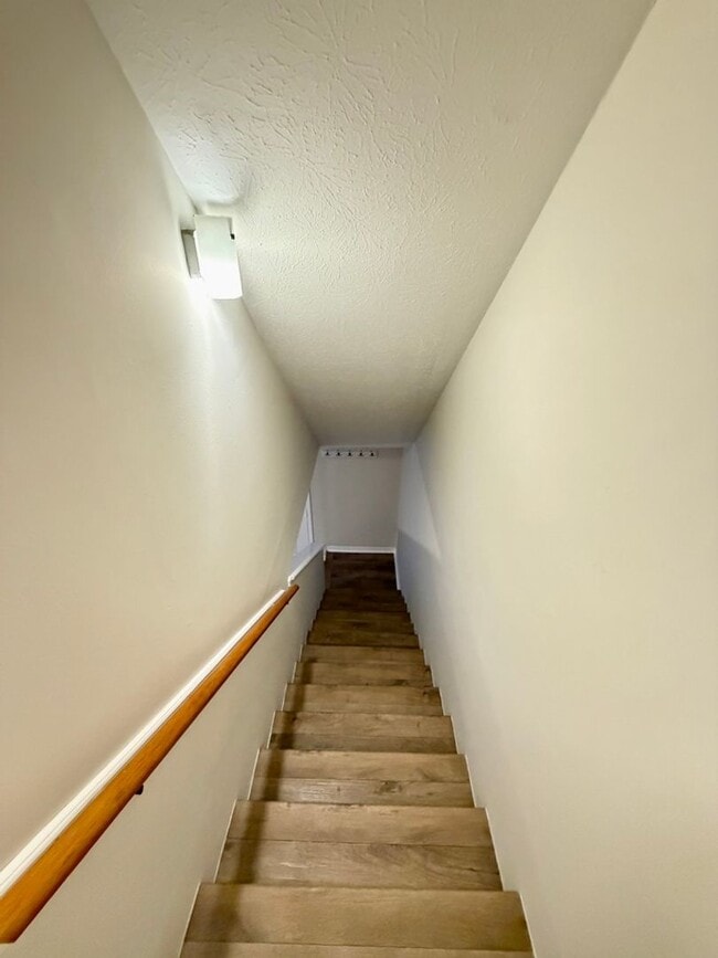 Photo - 136 Bonnie Ln