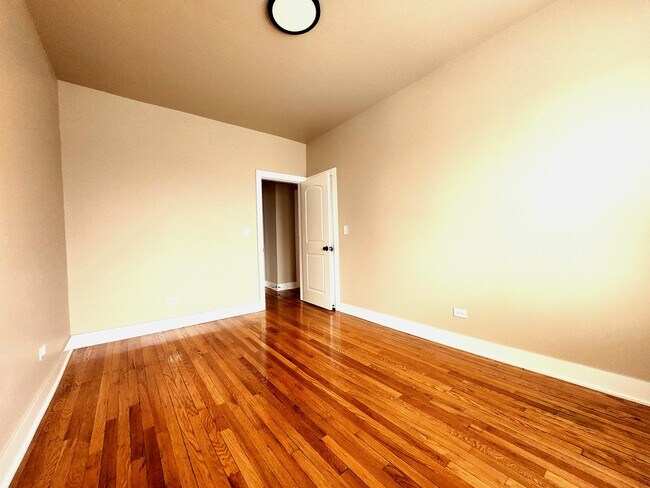 Photo - 1359 S Kildare Ave Unidad 3