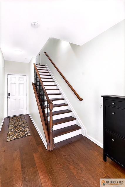 310 South Dr