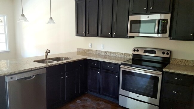 Photo - 116 Ledbury Cove