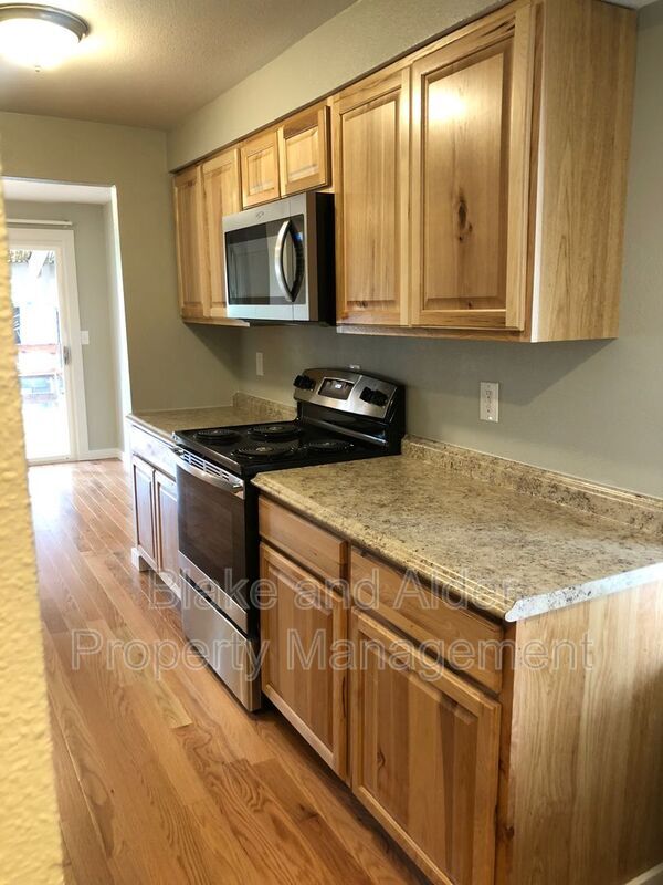 Photo - 2410 SE 9th Ct