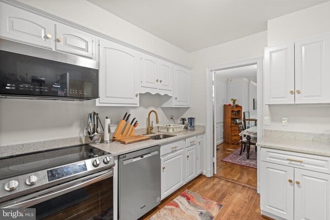 Photo - 4422 Westover Pl NW