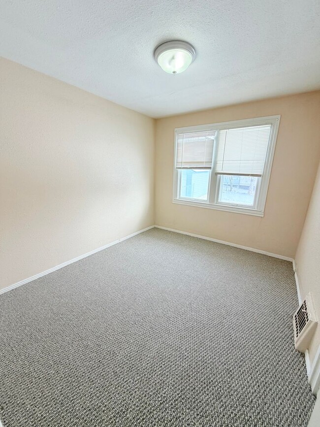 Photo - 11 17th St N Unit 9 17th St N