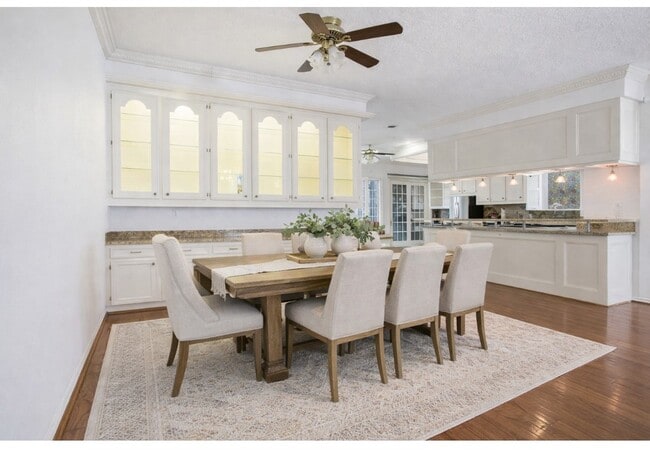 Building Photo - 4063 Breakwood Dr