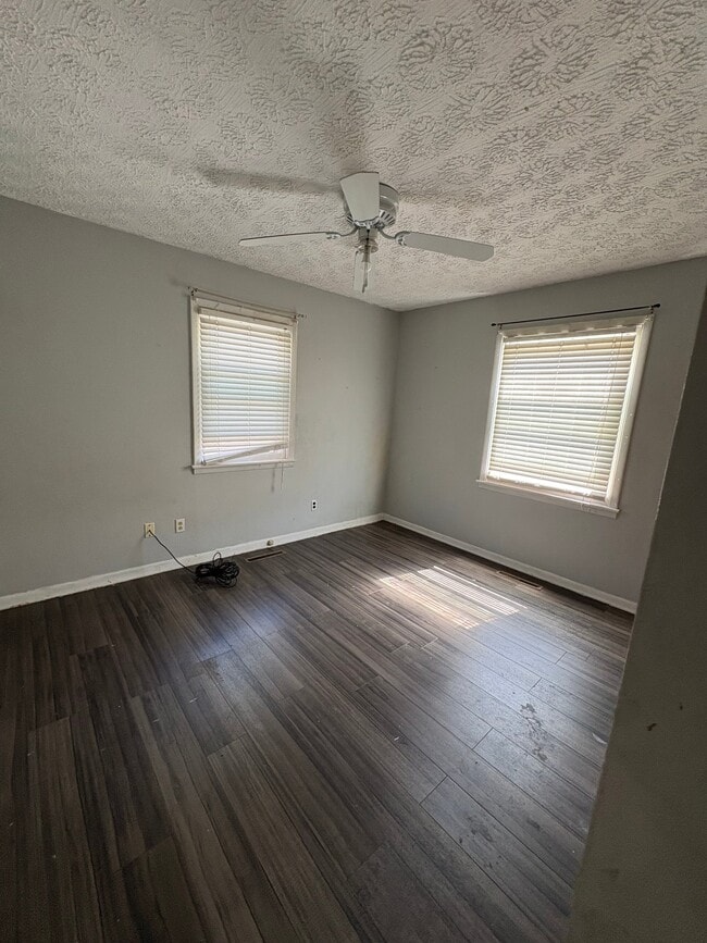 Photo - 4564 Dundee Ave