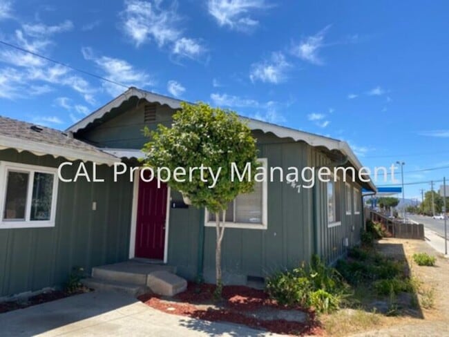 Building Photo - Quaint Home for rent in Greenfield