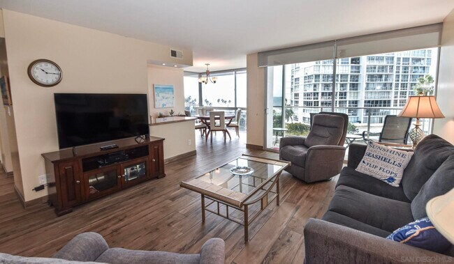 Photo - 1770 Avenida del Mundo Unidad 410