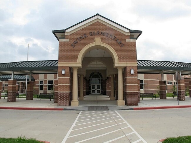 Photo - 3606 Primrose Trace Ln