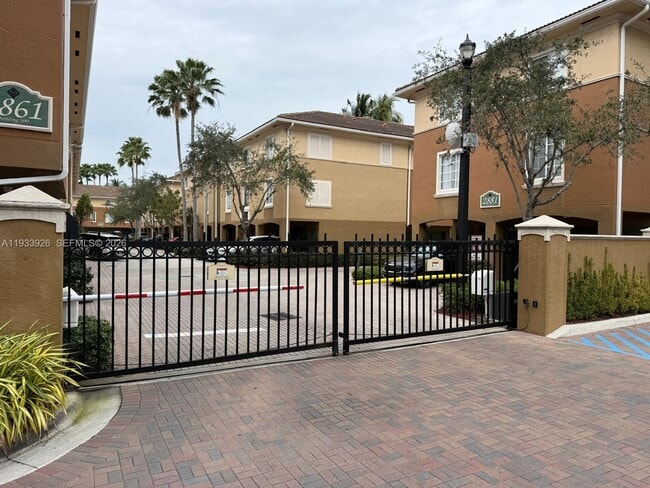 Photo - 2961 NE 185th St