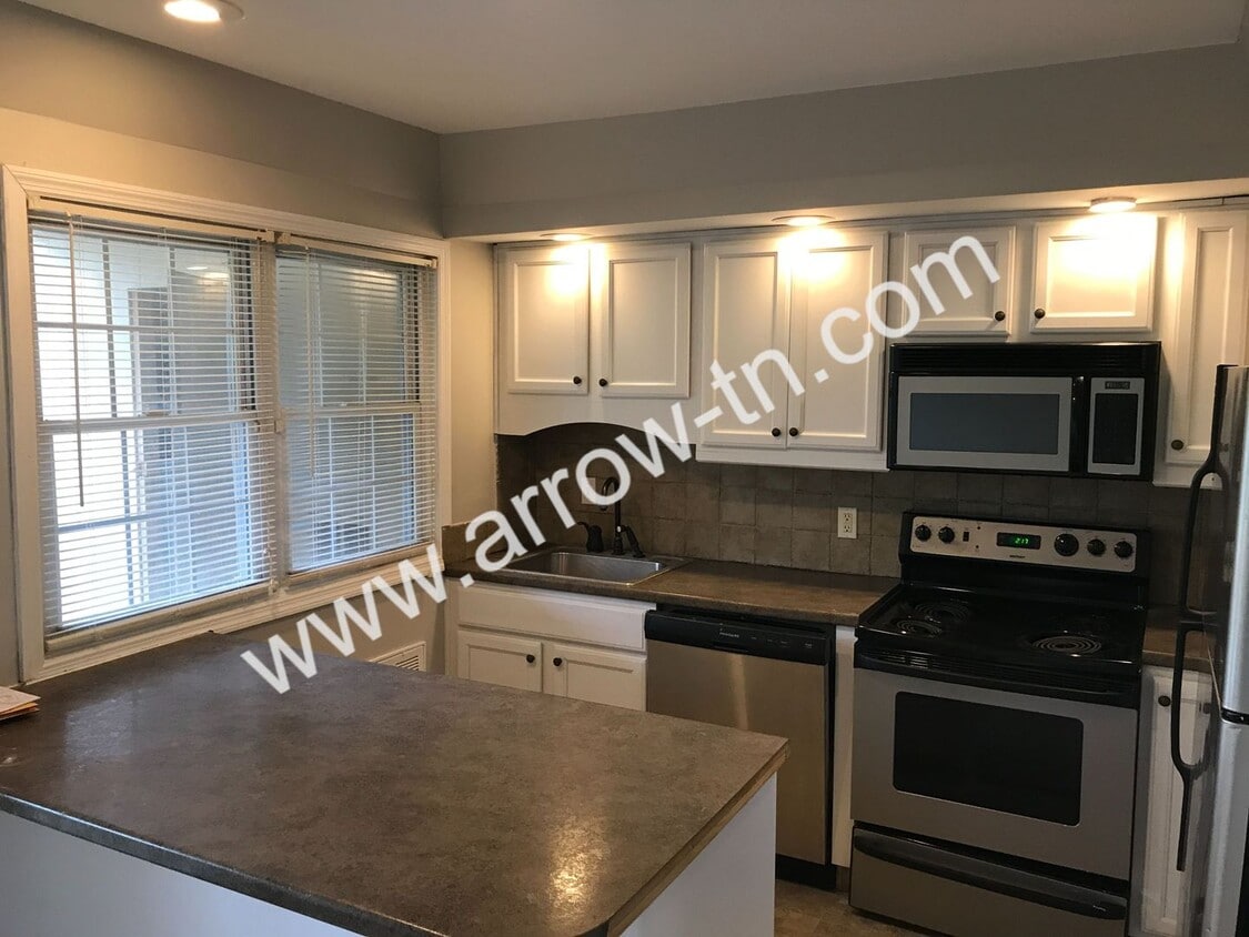 Photo - 5025 Hillsboro Pk Apt 2i Nashville, TN 37215