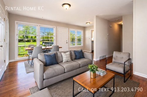 Photo - 9427 Gillette St