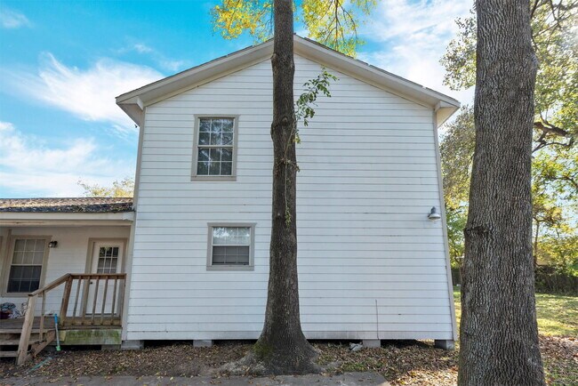Photo - 1728 Connorvale Rd