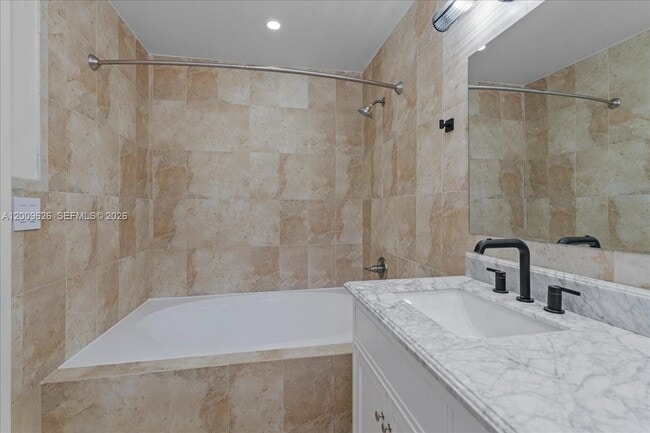 Photo - 3737 Alcantara Ave