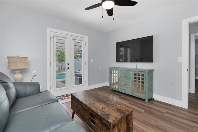 Photo - 528 77th Ave