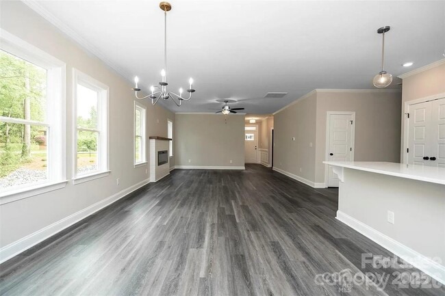 Photo - 1721 Balfour Ln